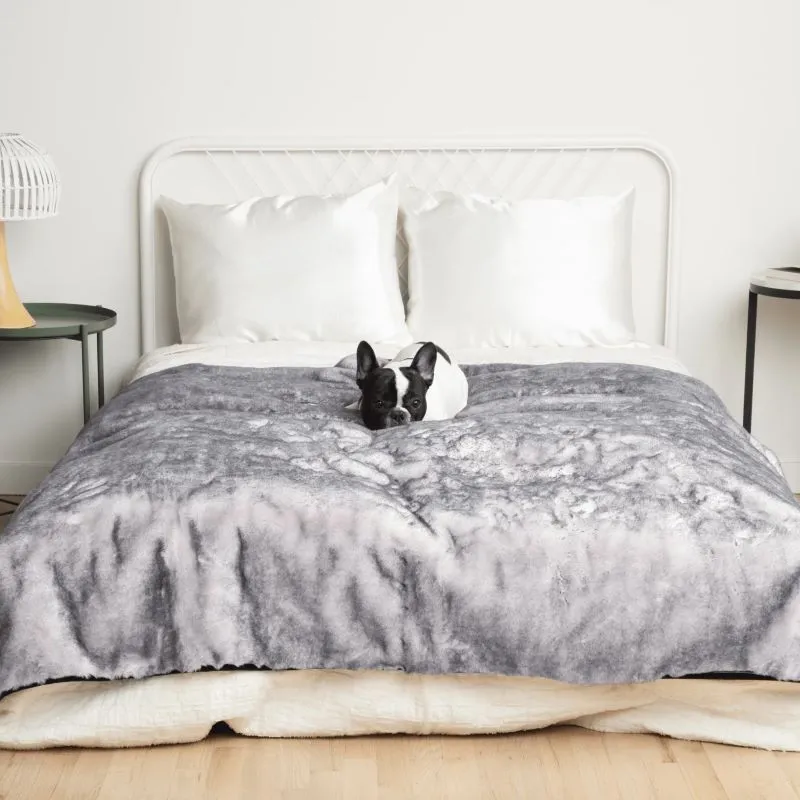 Paw Brands, PupProtector™ Luxe Waterproof Faux Fur Blanket, Ultra Plush Artic Fox